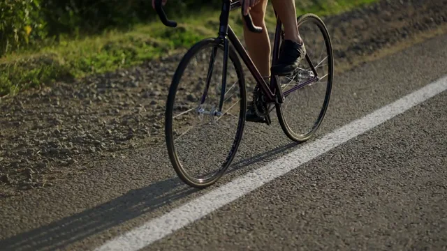 A close view of the bicycle, with a simulated grain comparison